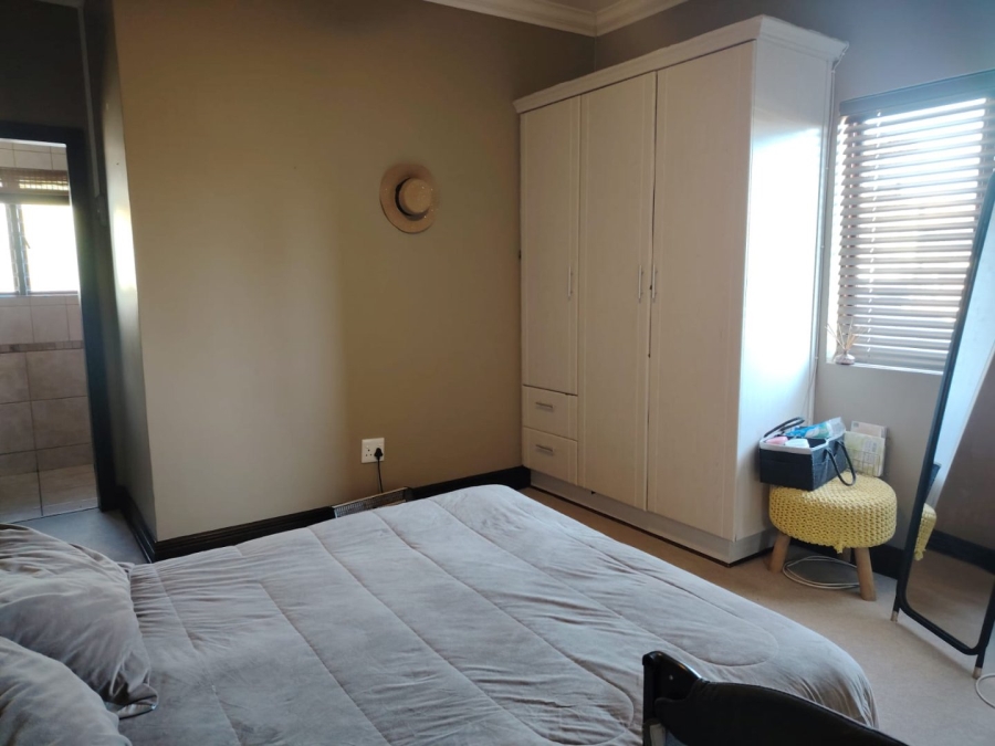 3 Bedroom Property for Sale in Pentagon Park Free State